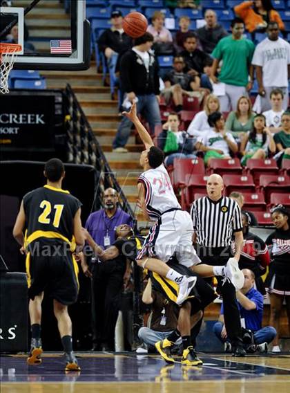 Thumbnail 1 in Bishop Montgomery vs. Salesian (CIF State D4 Final) photogallery.