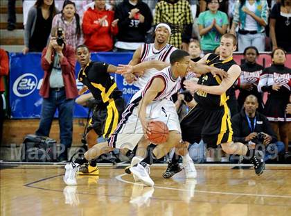Thumbnail 3 in Bishop Montgomery vs. Salesian (CIF State D4 Final) photogallery.