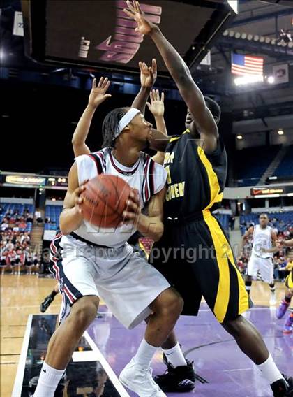 Thumbnail 1 in Bishop Montgomery vs. Salesian (CIF State D4 Final) photogallery.