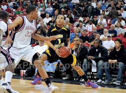 Thumbnail 2 in Bishop Montgomery vs. Salesian (CIF State D4 Final) photogallery.