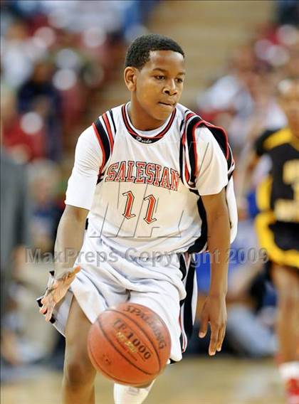 Thumbnail 3 in Bishop Montgomery vs. Salesian (CIF State D4 Final) photogallery.