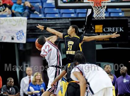 Thumbnail 1 in Bishop Montgomery vs. Salesian (CIF State D4 Final) photogallery.