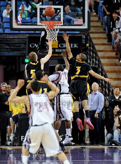 Thumbnail 1 in Bishop Montgomery vs. Salesian (CIF State D4 Final) photogallery.