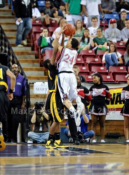 Thumbnail 1 in Bishop Montgomery vs. Salesian (CIF State D4 Final) photogallery.