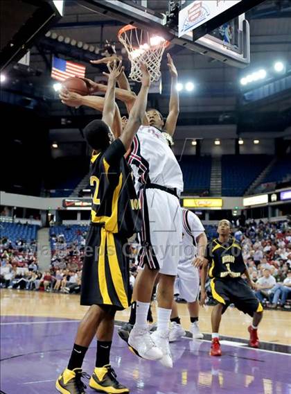 Thumbnail 1 in Bishop Montgomery vs. Salesian (CIF State D4 Final) photogallery.