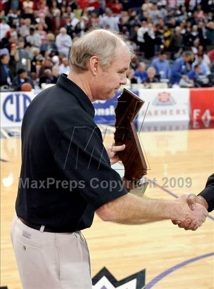 Thumbnail 2 in Bishop Montgomery vs. Salesian (CIF State D4 Final) photogallery.