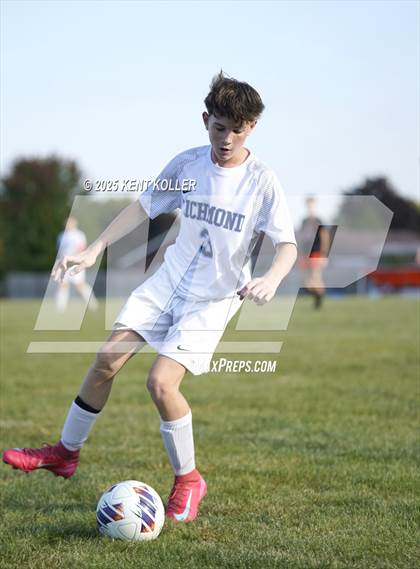 Thumbnail 2 in Almont vs. Richmond  photogallery.