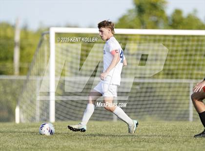 Thumbnail 2 in Almont vs. Richmond  photogallery.