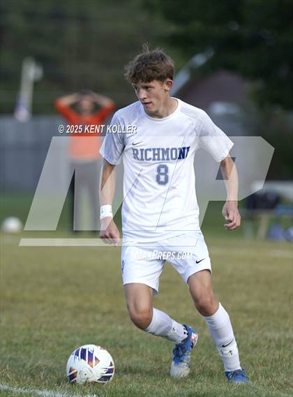 Thumbnail 2 in Almont vs. Richmond  photogallery.