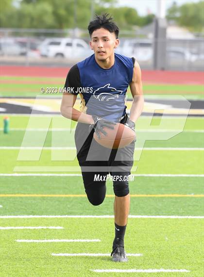 Thumbnail 2 in La Joya Community vs. Thunderbird( Goldwater 7v7) photogallery.