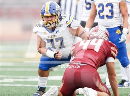 Thumbnail 2 in Calaveras vs. Linden (CIF SJS D7 Final) photogallery.
