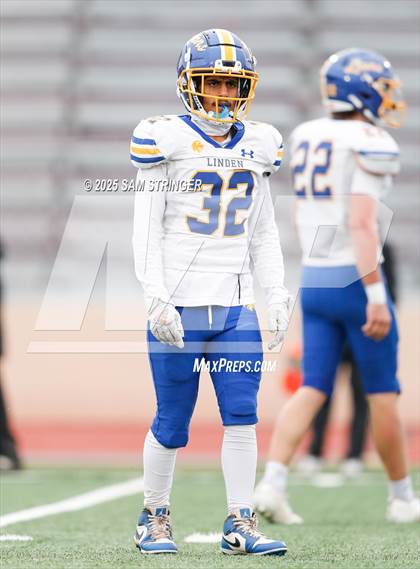 Thumbnail 1 in Calaveras vs. Linden (CIF SJS D7 Final) photogallery.