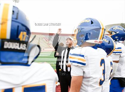 Thumbnail 3 in Calaveras vs. Linden (CIF SJS D7 Final) photogallery.