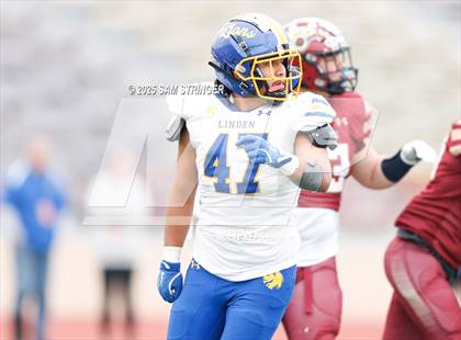 Thumbnail 2 in Calaveras vs. Linden (CIF SJS D7 Final) photogallery.