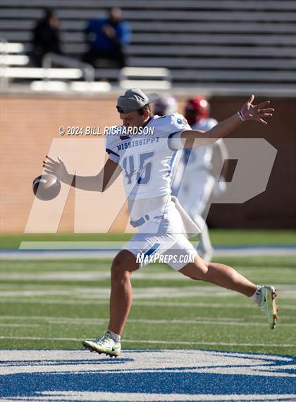 Thumbnail 2 in Mississippi vs Alabama All-Star Game photogallery.