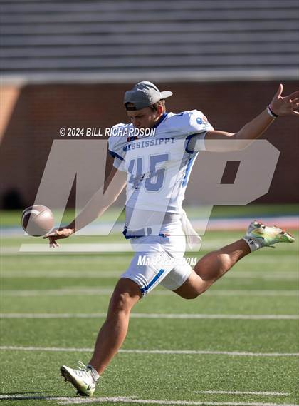 Thumbnail 3 in Mississippi vs Alabama All-Star Game photogallery.