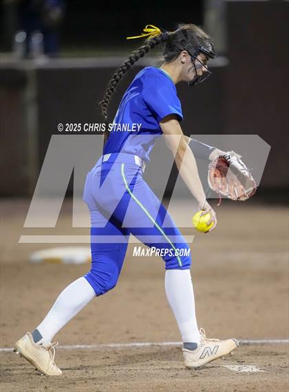 Thumbnail 2 in Queen Creek vs. Xavier College Prep (AIA 6A Final) photogallery.