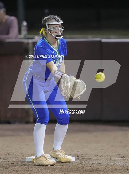 Thumbnail 2 in Queen Creek vs. Xavier College Prep (AIA 6A Final) photogallery.