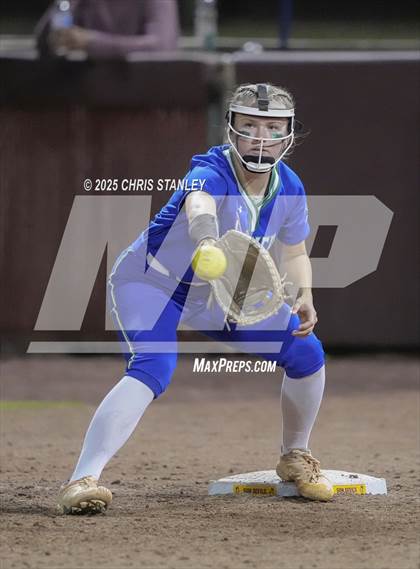 Thumbnail 3 in Queen Creek vs. Xavier College Prep (AIA 6A Final) photogallery.