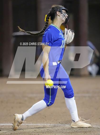 Thumbnail 2 in Queen Creek vs. Xavier College Prep (AIA 6A Final) photogallery.