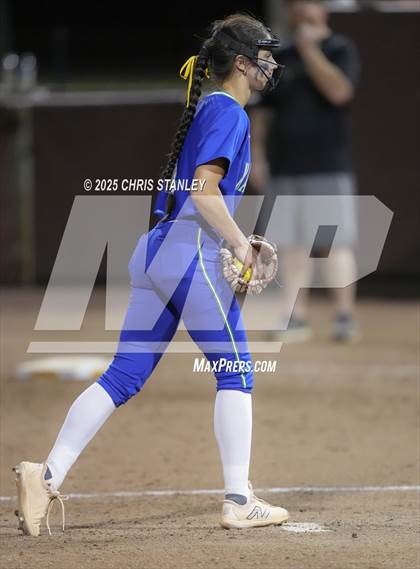 Thumbnail 1 in Queen Creek vs. Xavier College Prep (AIA 6A Final) photogallery.