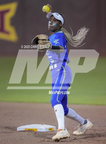 Thumbnail 3 in Queen Creek vs. Xavier College Prep (AIA 6A Final) photogallery.