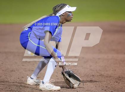 Thumbnail 1 in Queen Creek vs. Xavier College Prep (AIA 6A Final) photogallery.