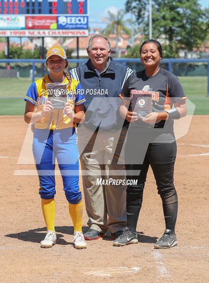 Thumbnail 1 in Exeter vs. Coalinga (CIF D4 Final) photogallery.