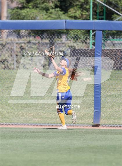 Thumbnail 2 in Exeter vs. Coalinga (CIF D4 Final) photogallery.