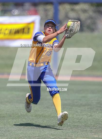 Thumbnail 3 in Exeter vs. Coalinga (CIF D4 Final) photogallery.