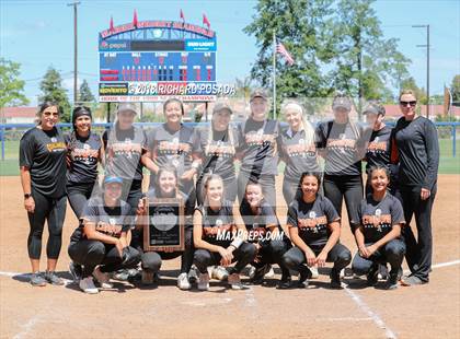 Thumbnail 3 in Exeter vs. Coalinga (CIF D4 Final) photogallery.