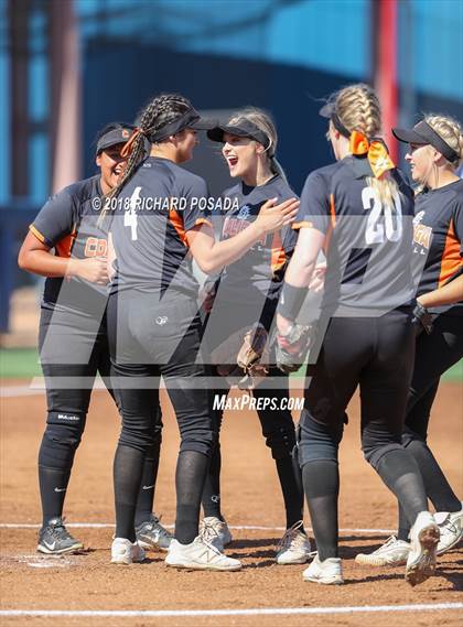 Thumbnail 2 in Exeter vs. Coalinga (CIF D4 Final) photogallery.