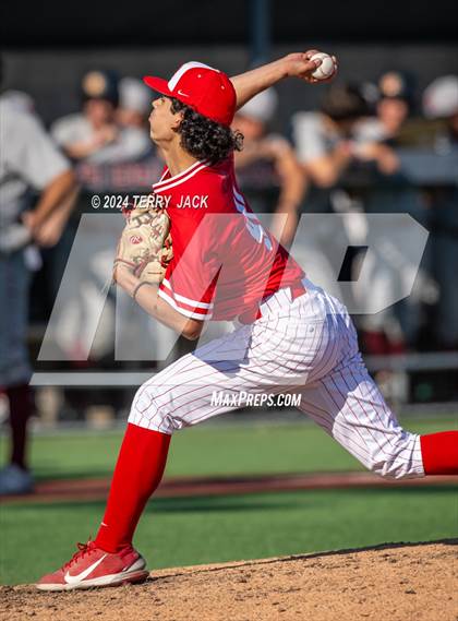 Thumbnail 2 in JSerra Catholic @ Mater Dei photogallery.