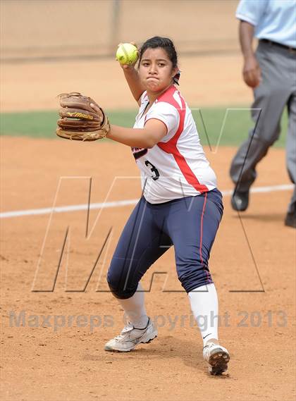 Thumbnail 3 in Mary Star of the Sea vs. Bellarmine-Jefferson (CIF SS D6 Final) photogallery.