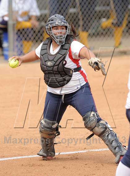 Thumbnail 2 in Mary Star of the Sea vs. Bellarmine-Jefferson (CIF SS D6 Final) photogallery.