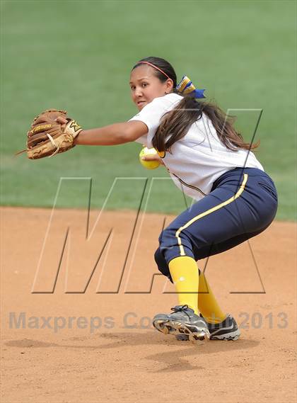 Thumbnail 2 in Mary Star of the Sea vs. Bellarmine-Jefferson (CIF SS D6 Final) photogallery.