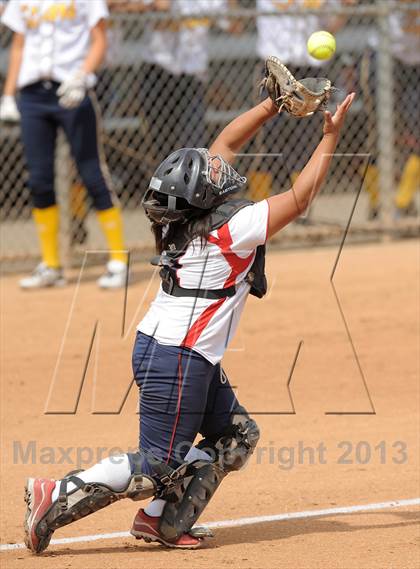 Thumbnail 3 in Mary Star of the Sea vs. Bellarmine-Jefferson (CIF SS D6 Final) photogallery.