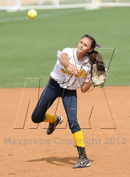 Thumbnail 3 in Mary Star of the Sea vs. Bellarmine-Jefferson (CIF SS D6 Final) photogallery.