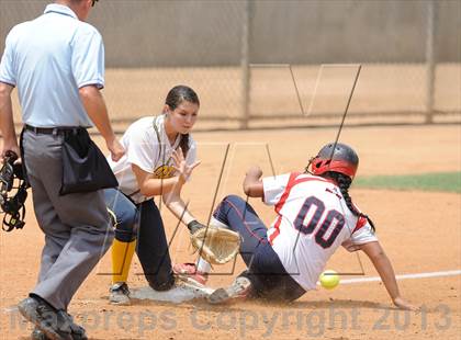 Thumbnail 2 in Mary Star of the Sea vs. Bellarmine-Jefferson (CIF SS D6 Final) photogallery.