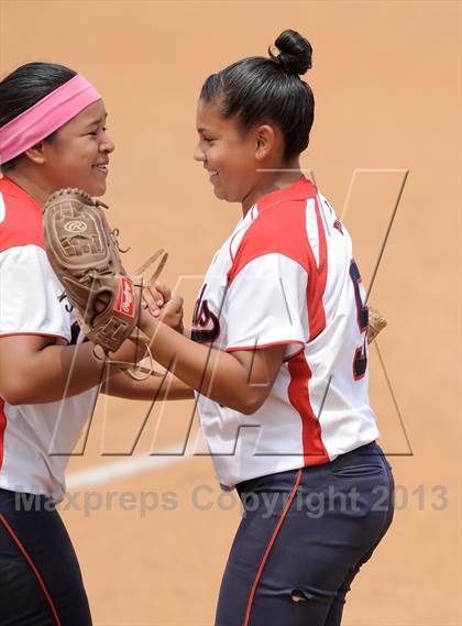 Thumbnail 3 in Mary Star of the Sea vs. Bellarmine-Jefferson (CIF SS D6 Final) photogallery.