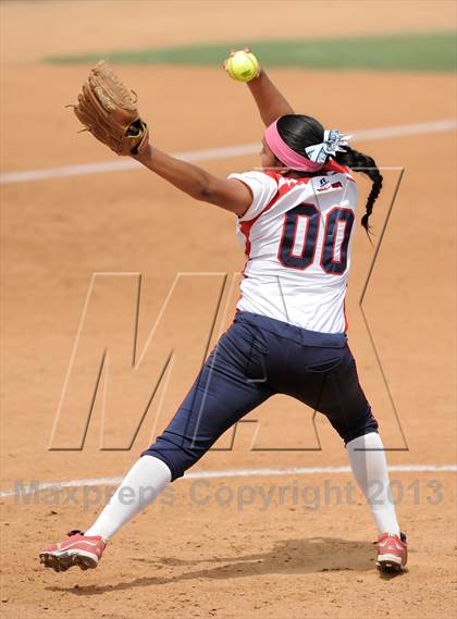 Thumbnail 3 in Mary Star of the Sea vs. Bellarmine-Jefferson (CIF SS D6 Final) photogallery.