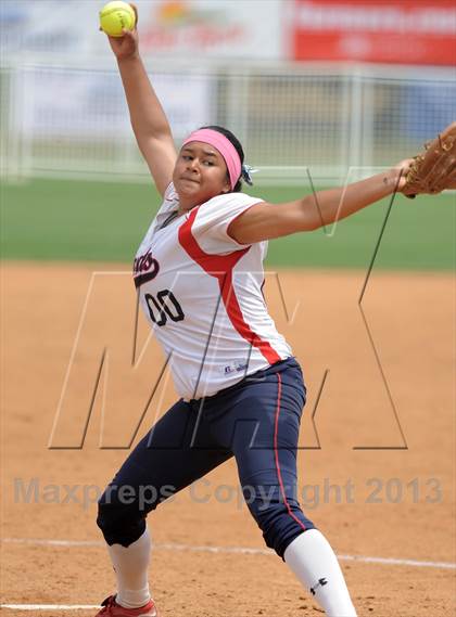 Thumbnail 3 in Mary Star of the Sea vs. Bellarmine-Jefferson (CIF SS D6 Final) photogallery.