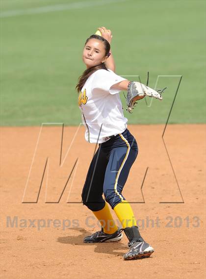 Thumbnail 1 in Mary Star of the Sea vs. Bellarmine-Jefferson (CIF SS D6 Final) photogallery.