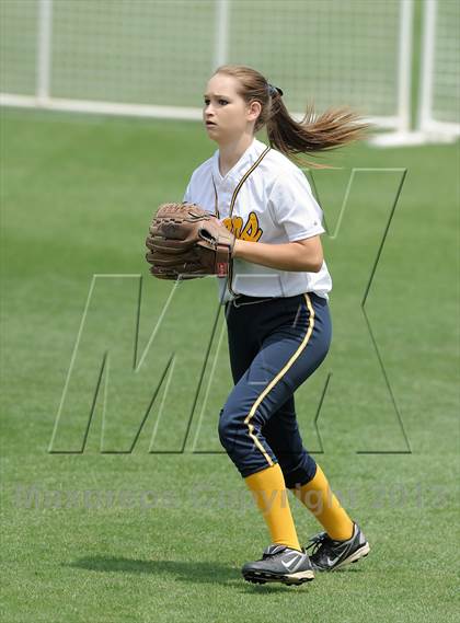 Thumbnail 1 in Mary Star of the Sea vs. Bellarmine-Jefferson (CIF SS D6 Final) photogallery.