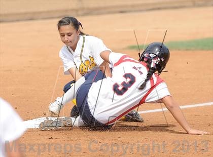 Thumbnail 3 in Mary Star of the Sea vs. Bellarmine-Jefferson (CIF SS D6 Final) photogallery.