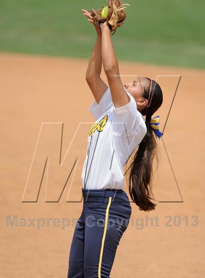 Thumbnail 3 in Mary Star of the Sea vs. Bellarmine-Jefferson (CIF SS D6 Final) photogallery.