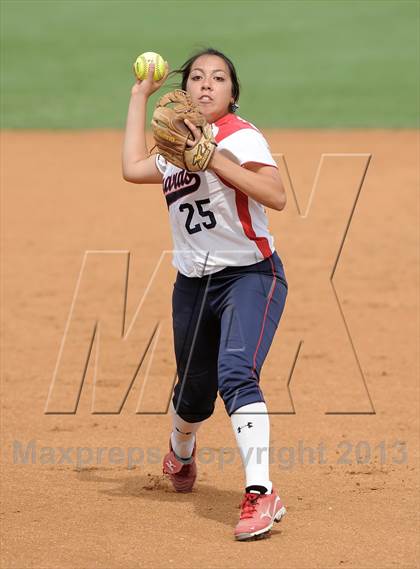 Thumbnail 3 in Mary Star of the Sea vs. Bellarmine-Jefferson (CIF SS D6 Final) photogallery.
