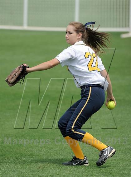 Thumbnail 2 in Mary Star of the Sea vs. Bellarmine-Jefferson (CIF SS D6 Final) photogallery.