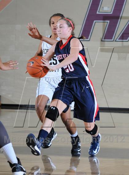 Thumbnail 1 in Archbishop Mitty vs. Sacred Heart (Nike Tournament of Champions) photogallery.