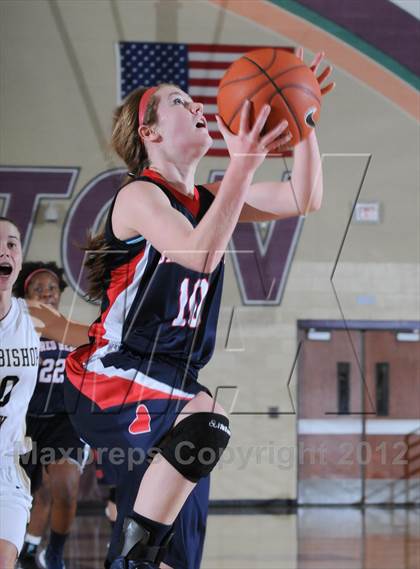 Thumbnail 1 in Archbishop Mitty vs. Sacred Heart (Nike Tournament of Champions) photogallery.